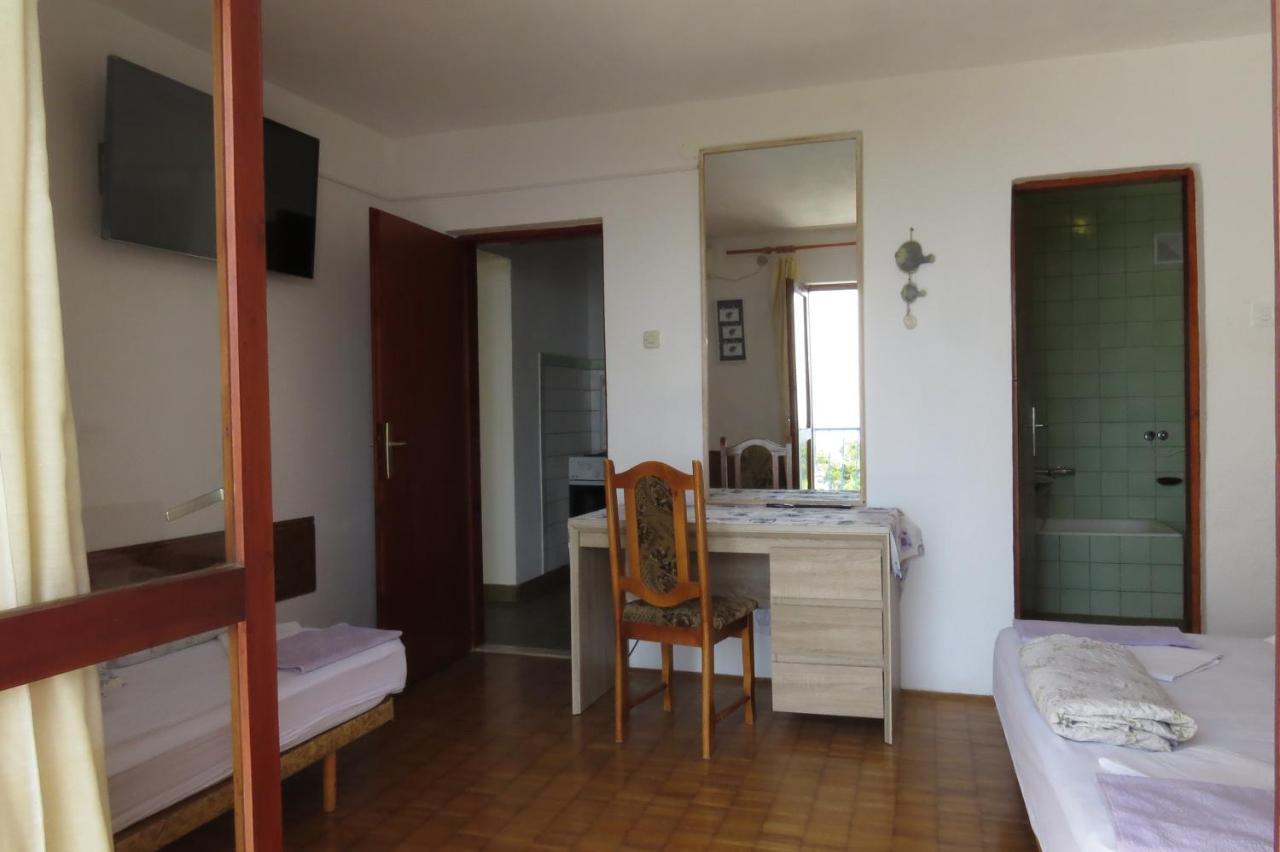 Apartments Feral Baška Voda エクステリア 写真